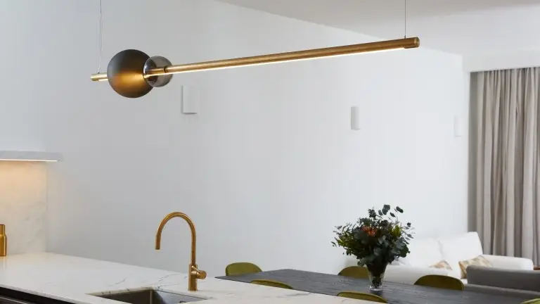 Architectural Blog 201 comet-pendant-light-ilanel-dezeen-showroom_dezeen_2364_col_0